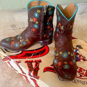 Old Gringo Brown Floral Embroidered Boots - IN BOX - WORN TWICE